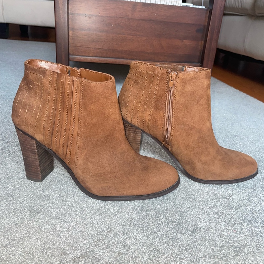 Size 10 - Brown heeled booties